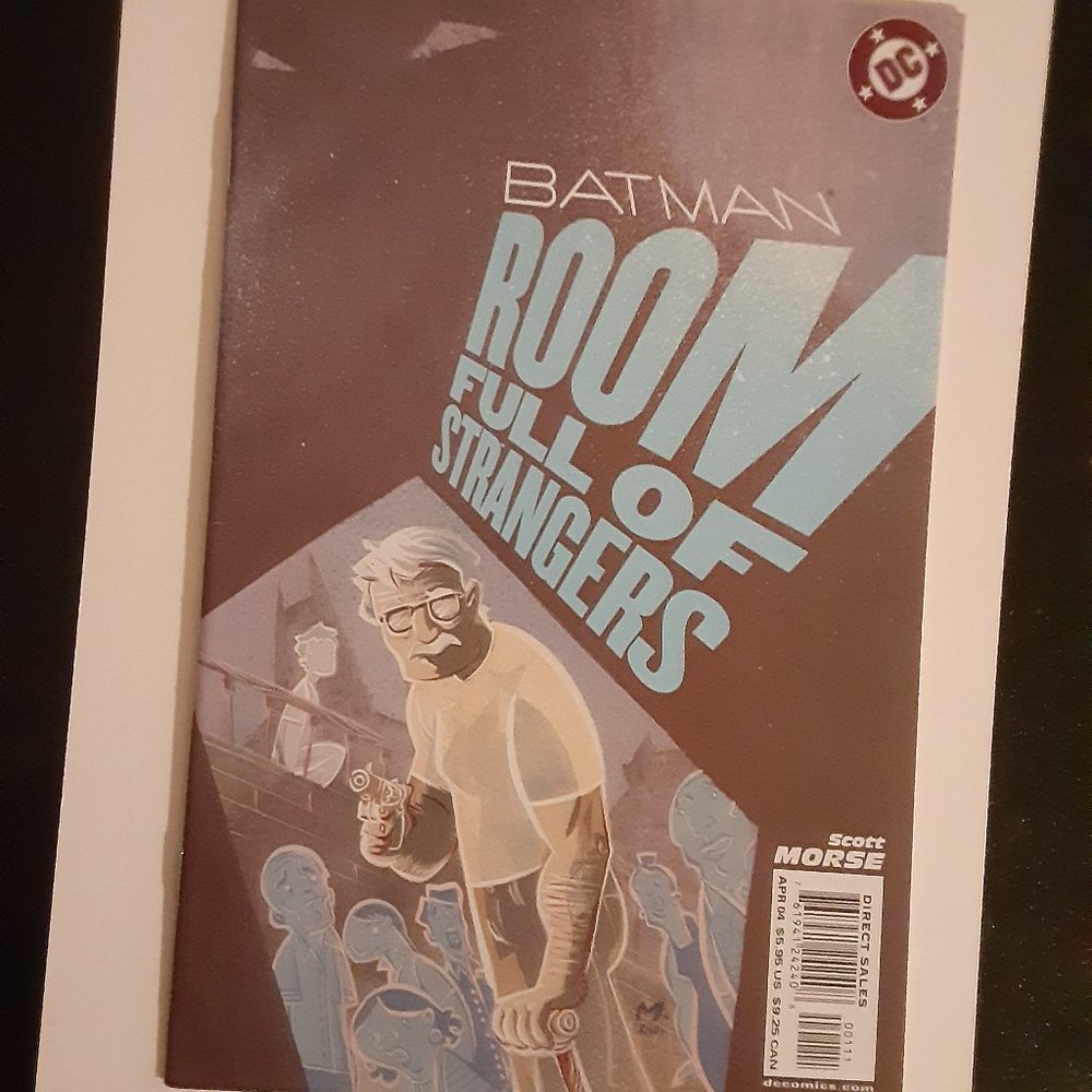 BATMAN:ROOM FULL OF STRANGERS FIRST PRINT WRITTEN BY SCOTT MORSE